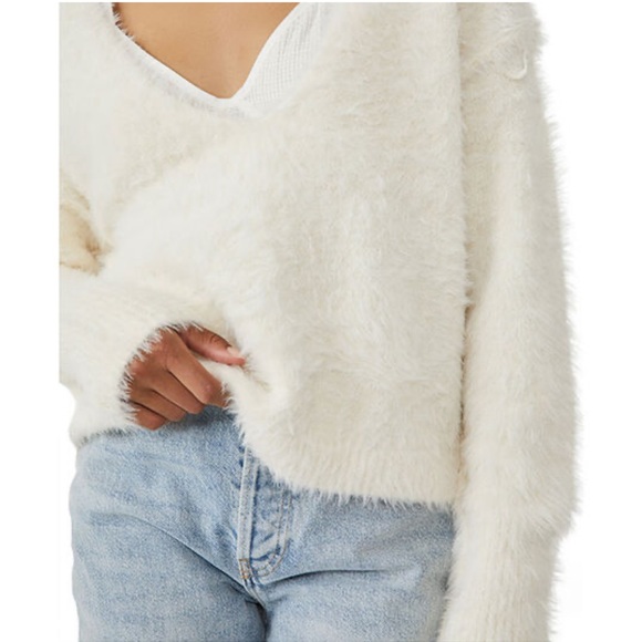 FREE PEOPLE | ultra soft & fluffy ivory v-neck sweater - Picture 3 of 4